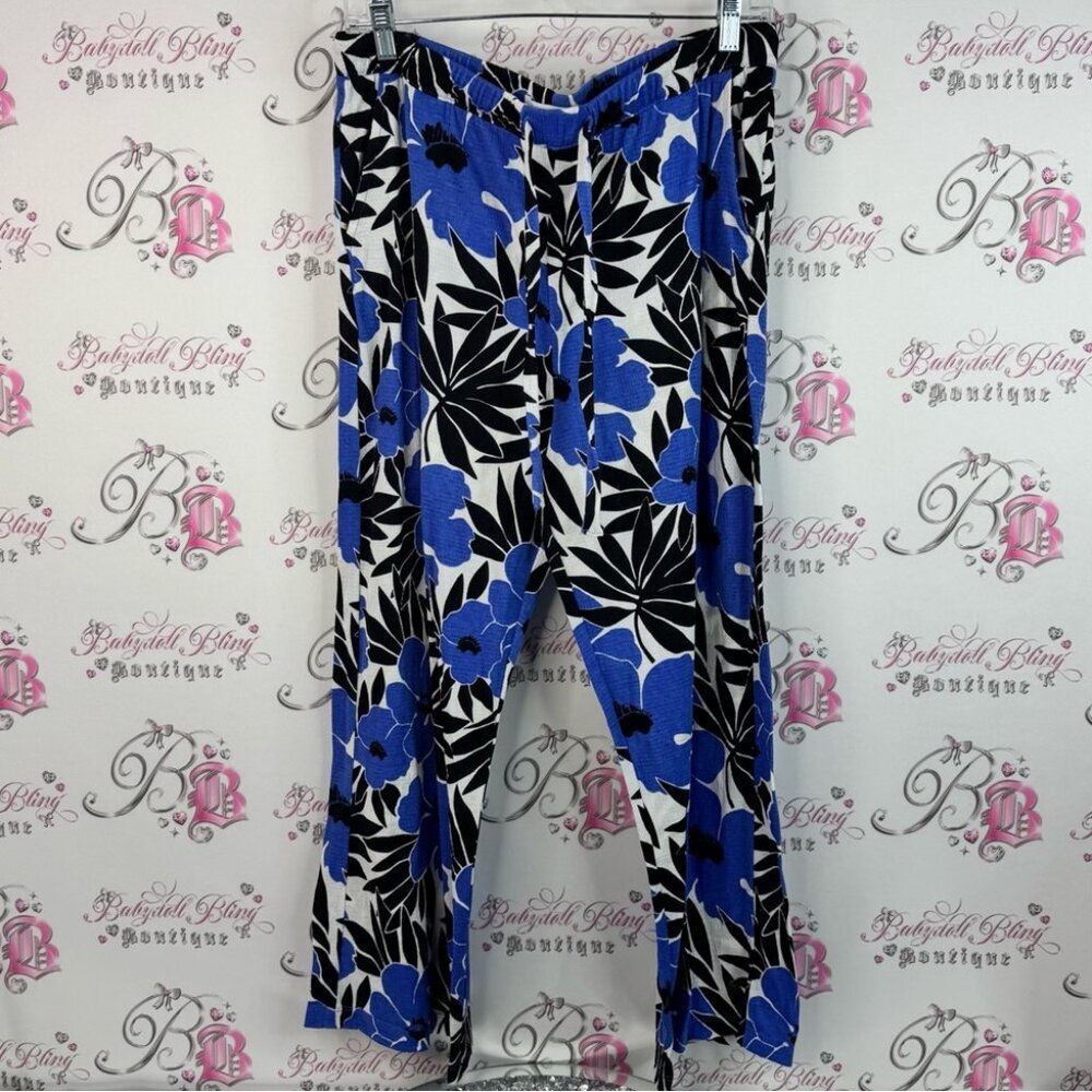Dreaming of Jules pants wide leg flower Blue white Black Floral Pants